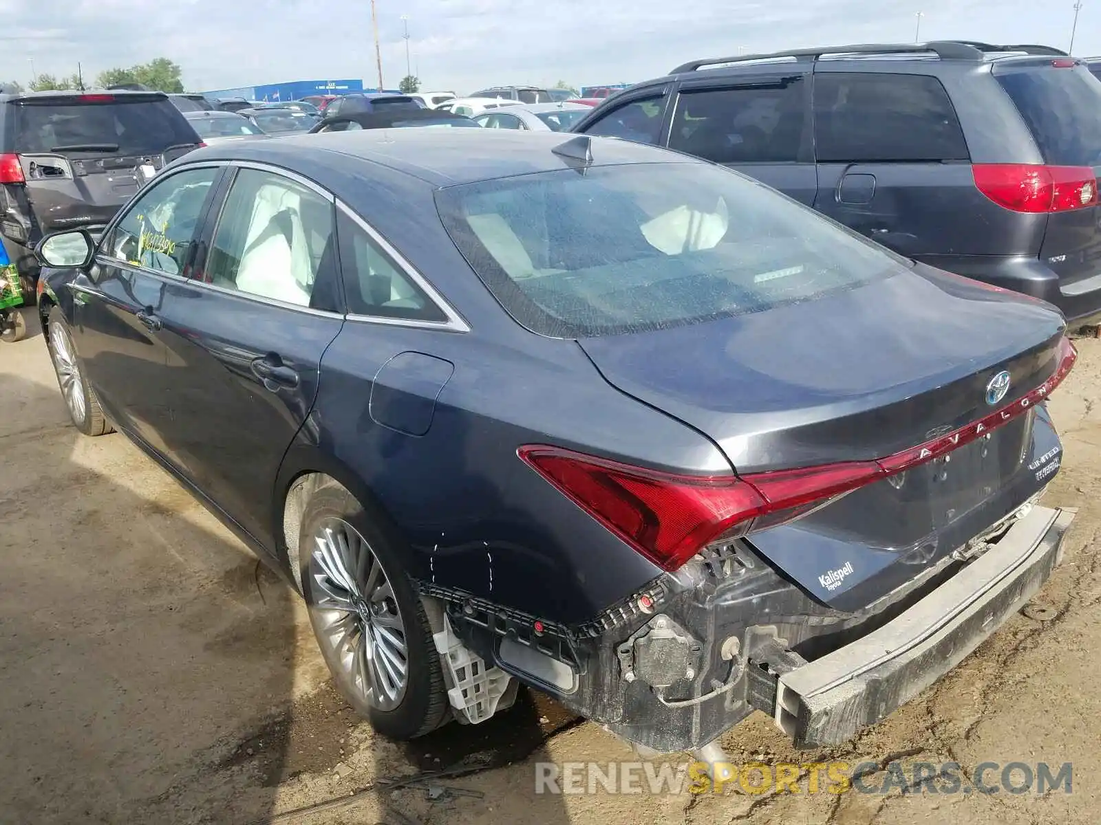 3 Photograph of a damaged car 4T1B21FBXKU003500 TOYOTA AVALON 2019