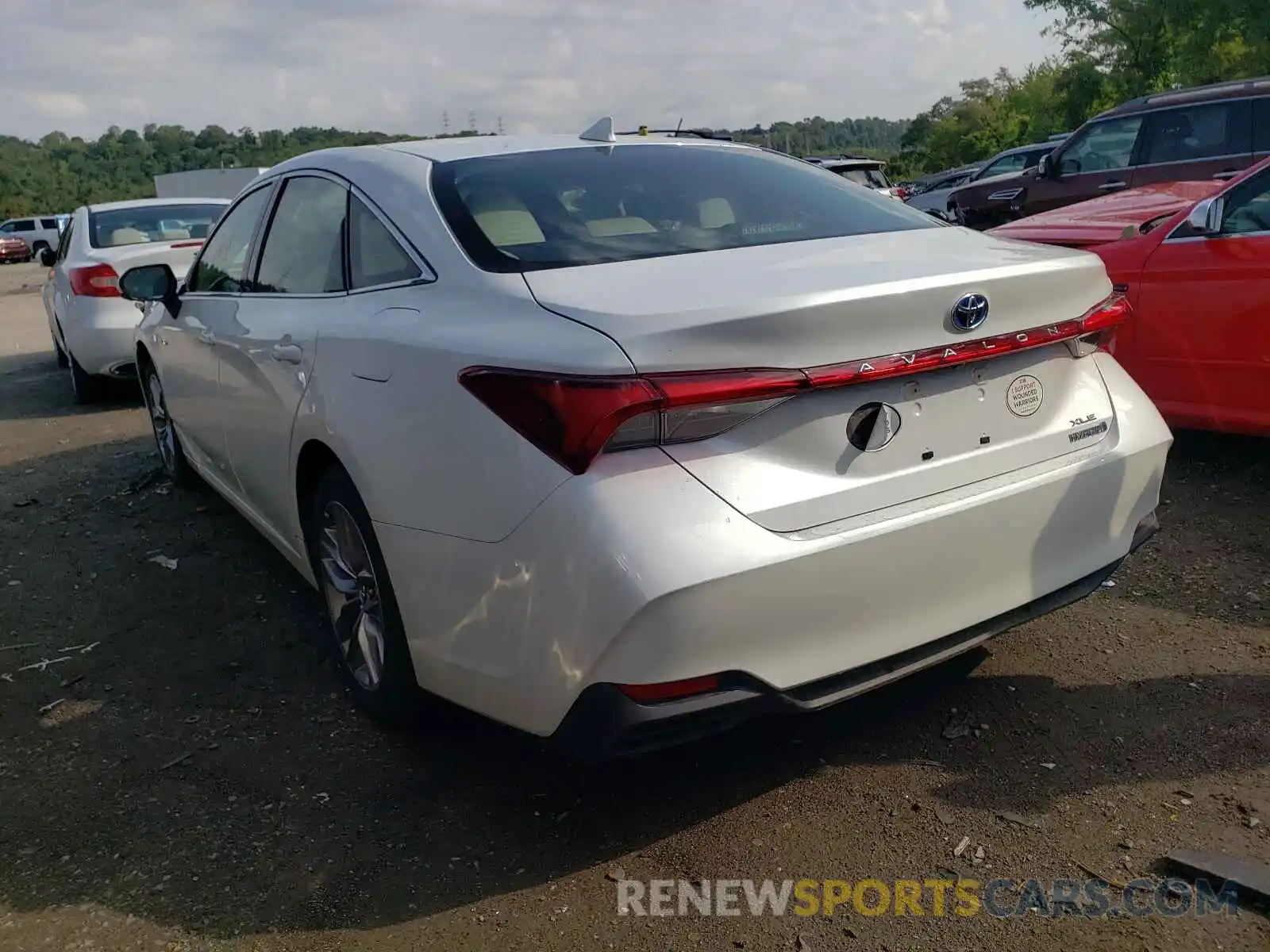 3 Photograph of a damaged car 4T1B21FBXKU004484 TOYOTA AVALON 2019