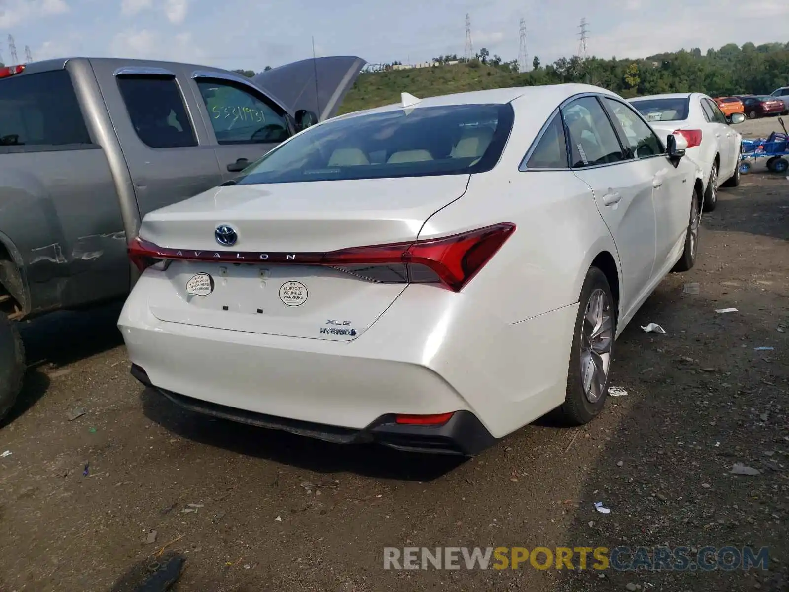 4 Photograph of a damaged car 4T1B21FBXKU004484 TOYOTA AVALON 2019