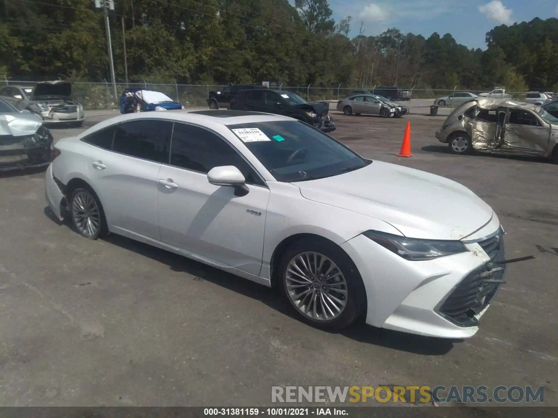 1 Photograph of a damaged car 4T1B21FBXKU009846 TOYOTA AVALON 2019