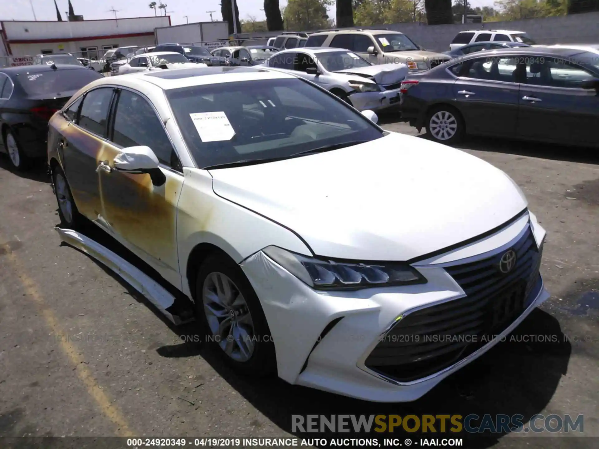 1 Photograph of a damaged car 4T1BZ1FB0KU001850 TOYOTA AVALON 2019