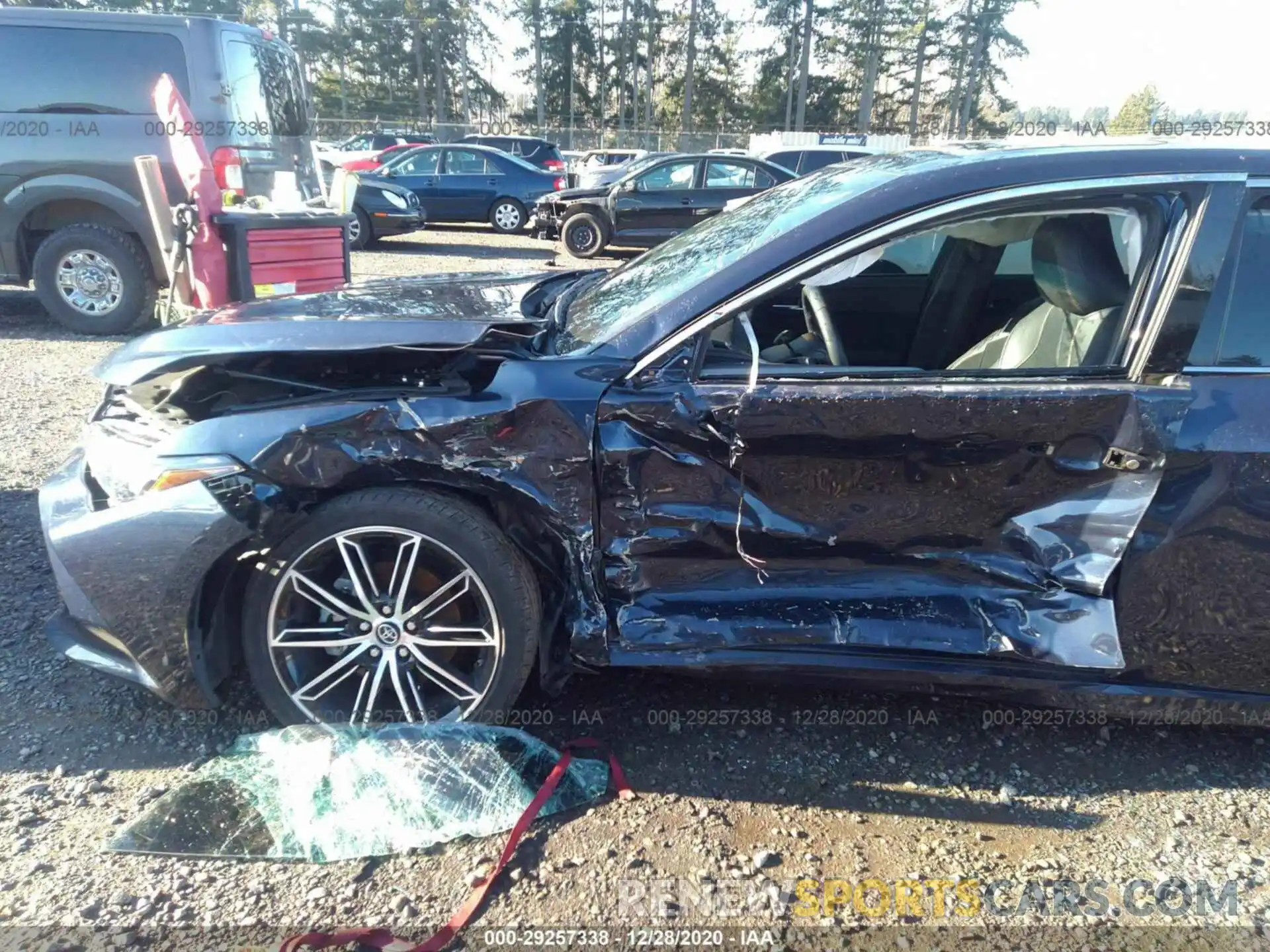 6 Photograph of a damaged car 4T1BZ1FB0KU003677 TOYOTA AVALON 2019