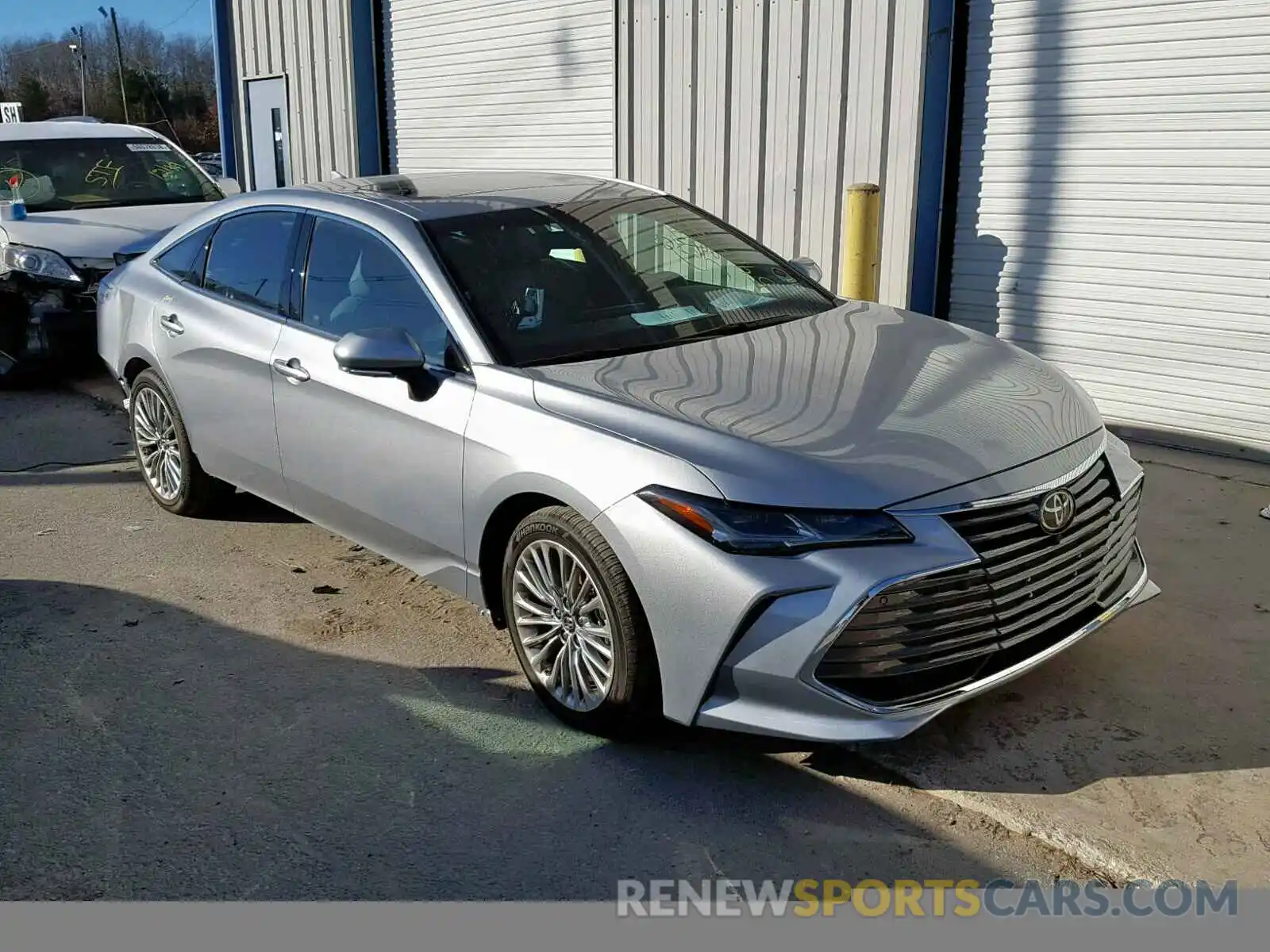 1 Photograph of a damaged car 4T1BZ1FB0KU005011 TOYOTA AVALON 2019