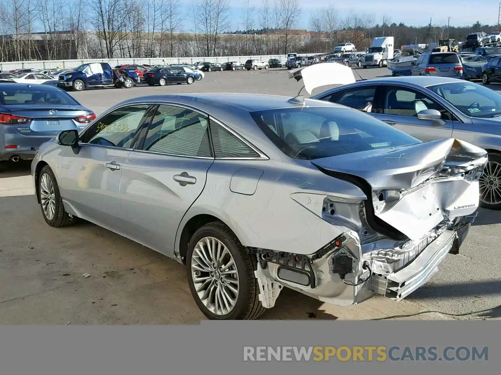 3 Photograph of a damaged car 4T1BZ1FB0KU005011 TOYOTA AVALON 2019