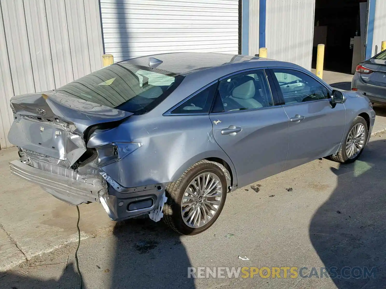 4 Photograph of a damaged car 4T1BZ1FB0KU005011 TOYOTA AVALON 2019