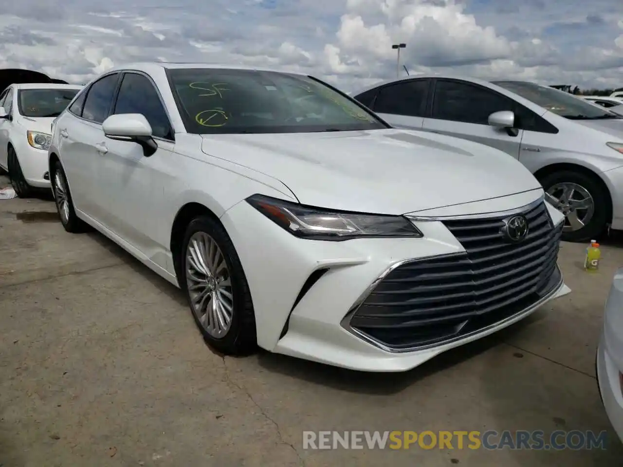 1 Photograph of a damaged car 4T1BZ1FB0KU006806 TOYOTA AVALON 2019