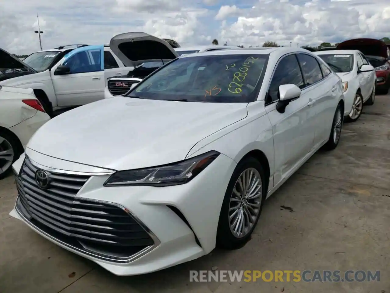 2 Photograph of a damaged car 4T1BZ1FB0KU006806 TOYOTA AVALON 2019