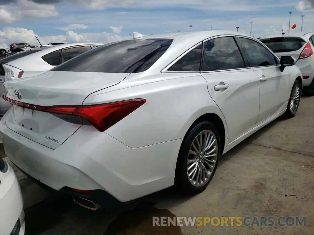 4 Photograph of a damaged car 4T1BZ1FB0KU006806 TOYOTA AVALON 2019