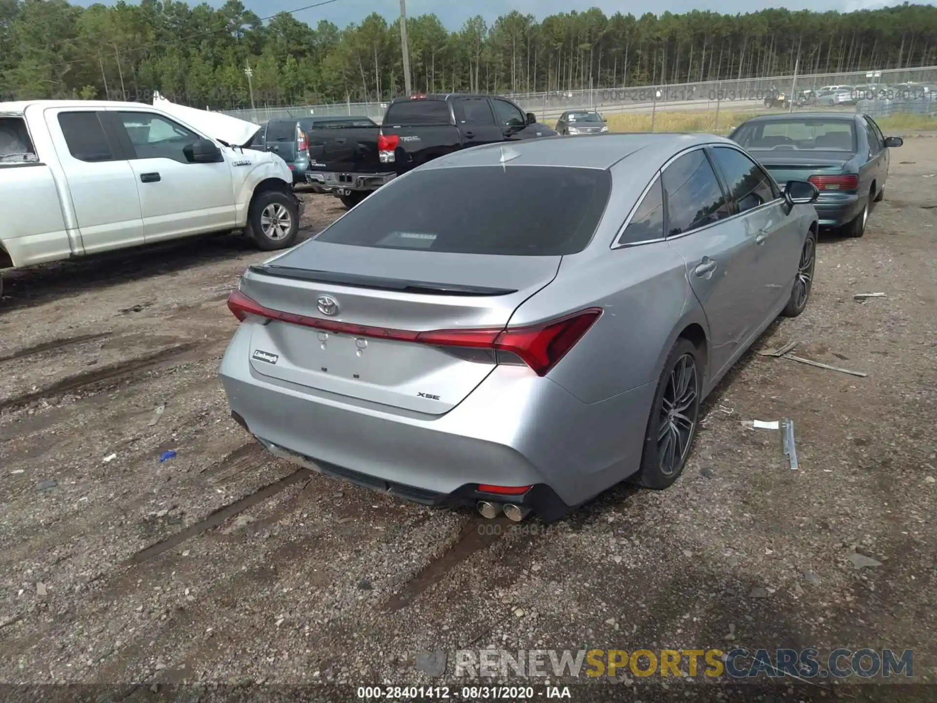 4 Photograph of a damaged car 4T1BZ1FB0KU007843 TOYOTA AVALON 2019