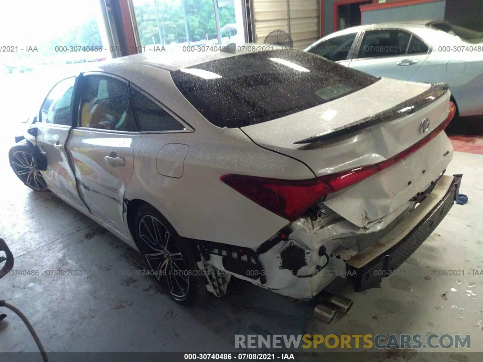 3 Photograph of a damaged car 4T1BZ1FB0KU008068 TOYOTA AVALON 2019