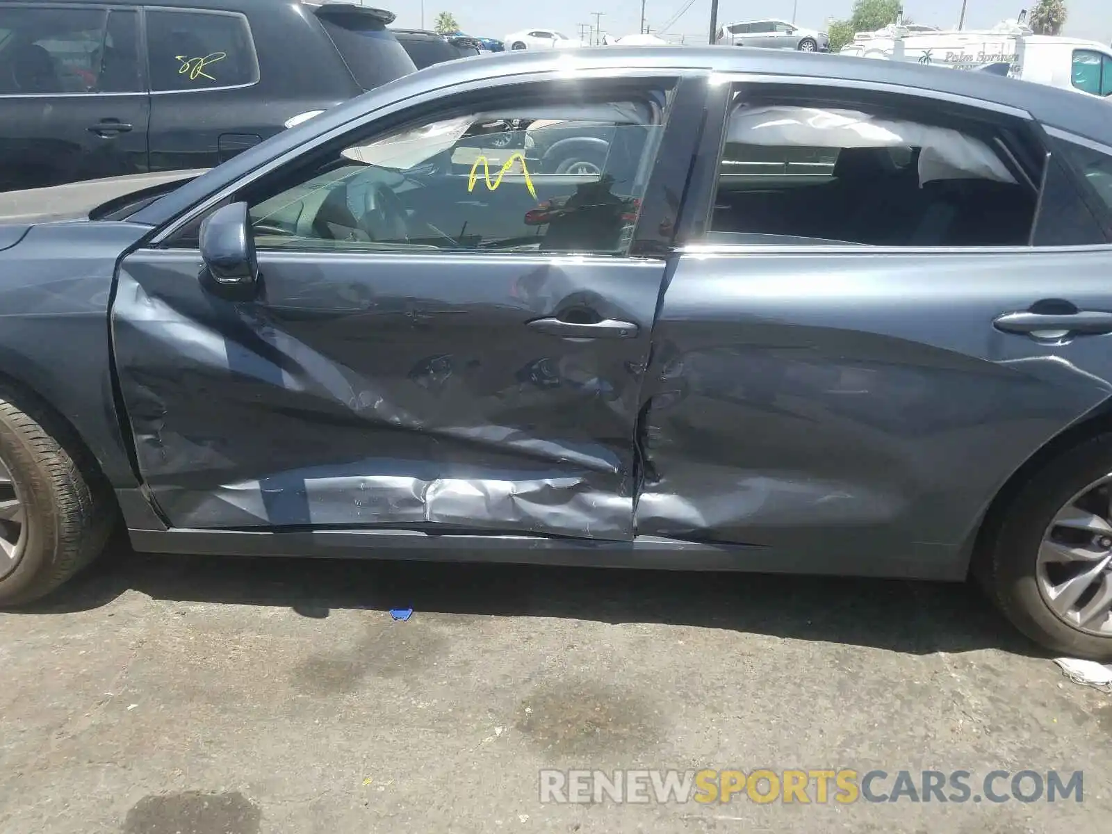 9 Photograph of a damaged car 4T1BZ1FB0KU009947 TOYOTA AVALON 2019