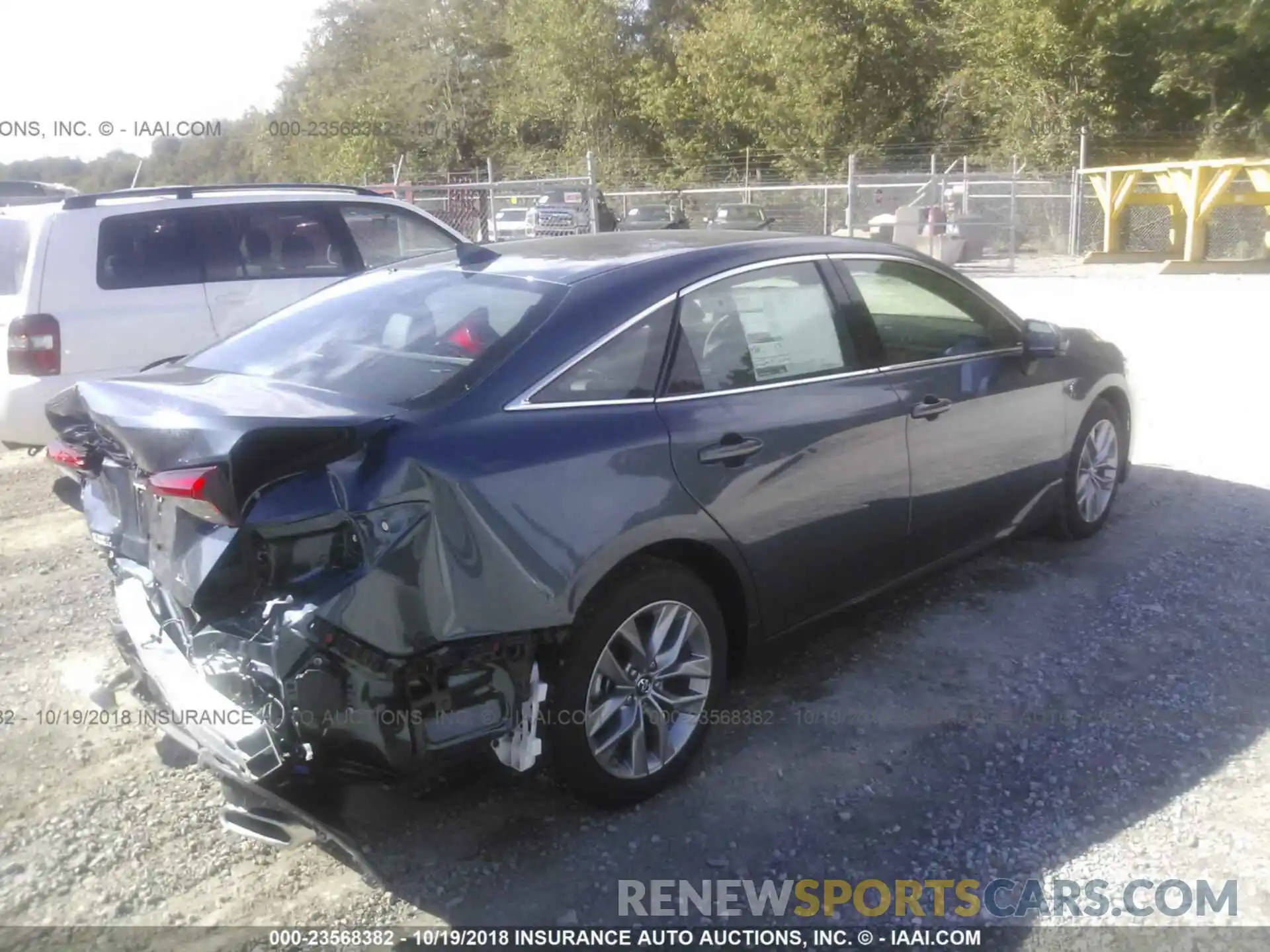 4 Photograph of a damaged car 4T1BZ1FB0KU012735 TOYOTA AVALON 2019