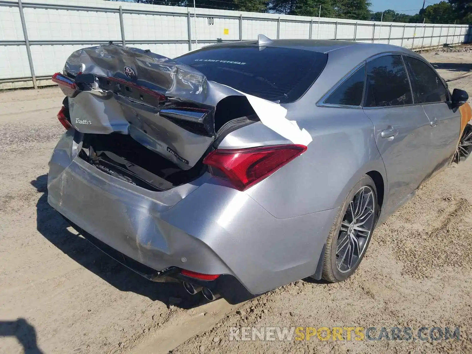 4 Photograph of a damaged car 4T1BZ1FB0KU017238 TOYOTA AVALON 2019