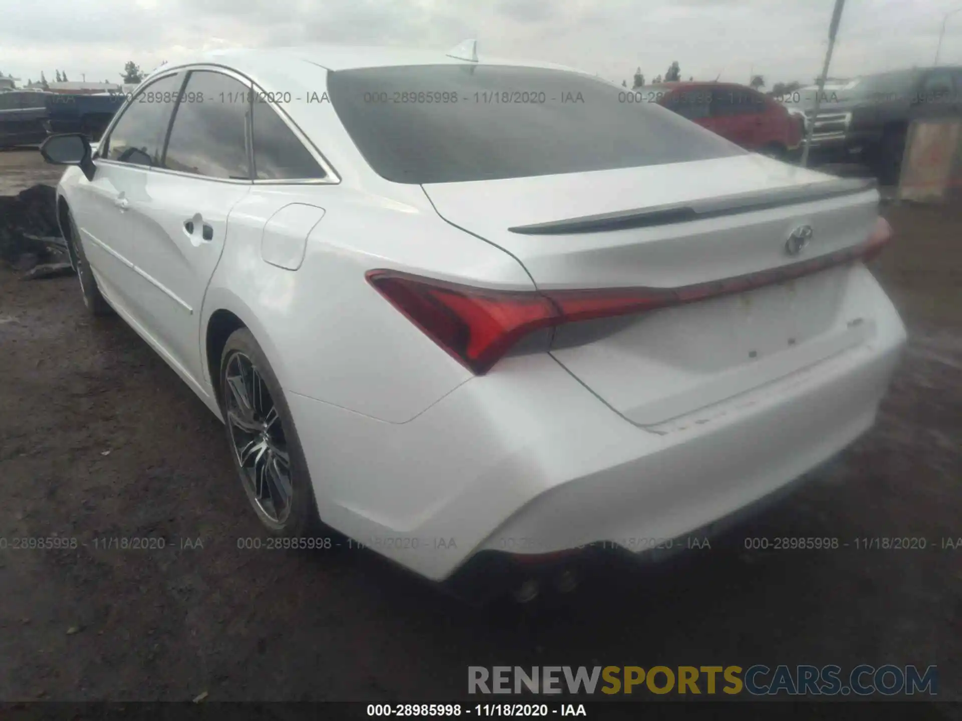 3 Фотография поврежденного автомобиля 4T1BZ1FB0KU017305 TOYOTA AVALON 2019