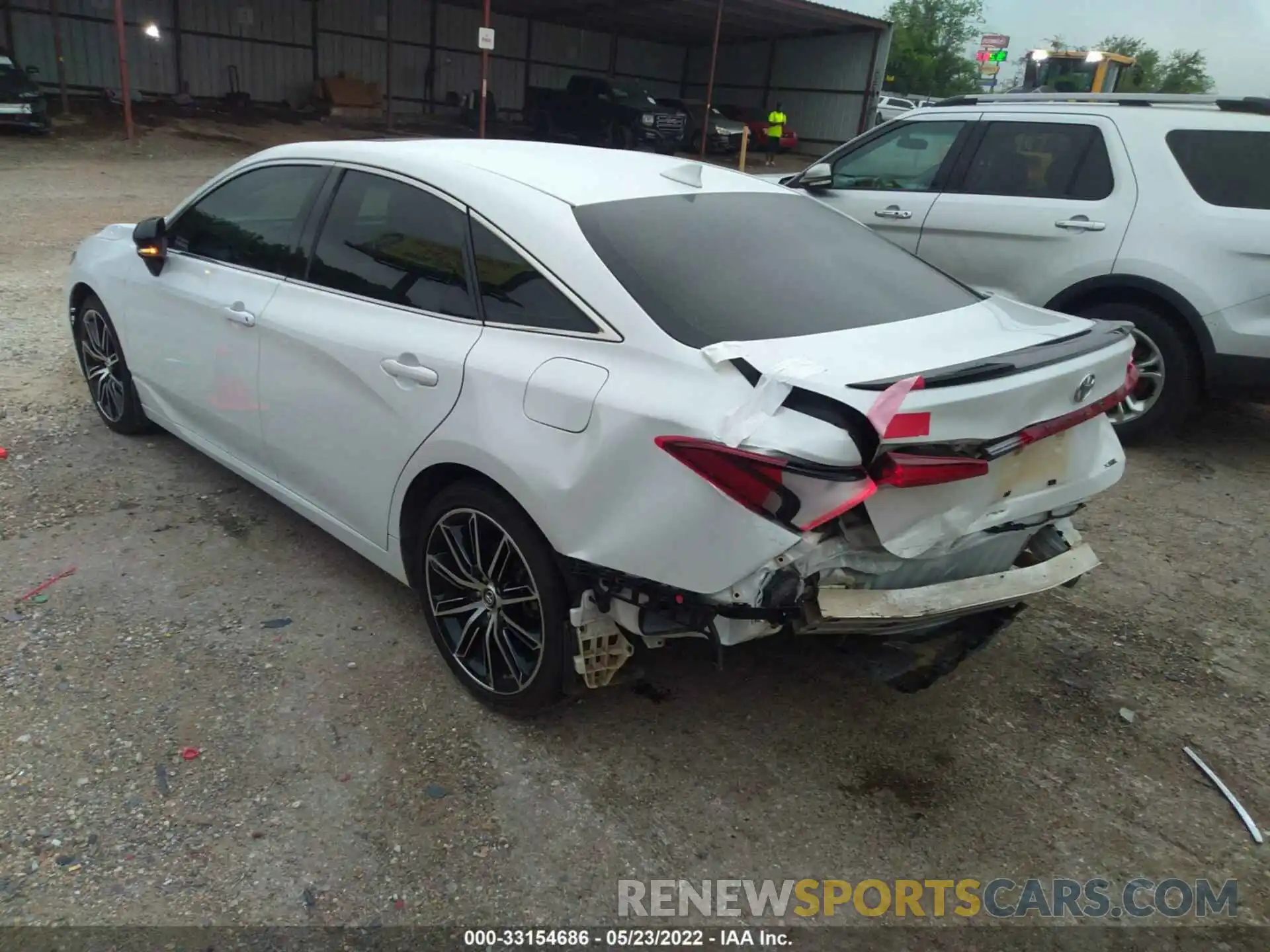 3 Photograph of a damaged car 4T1BZ1FB0KU018860 TOYOTA AVALON 2019