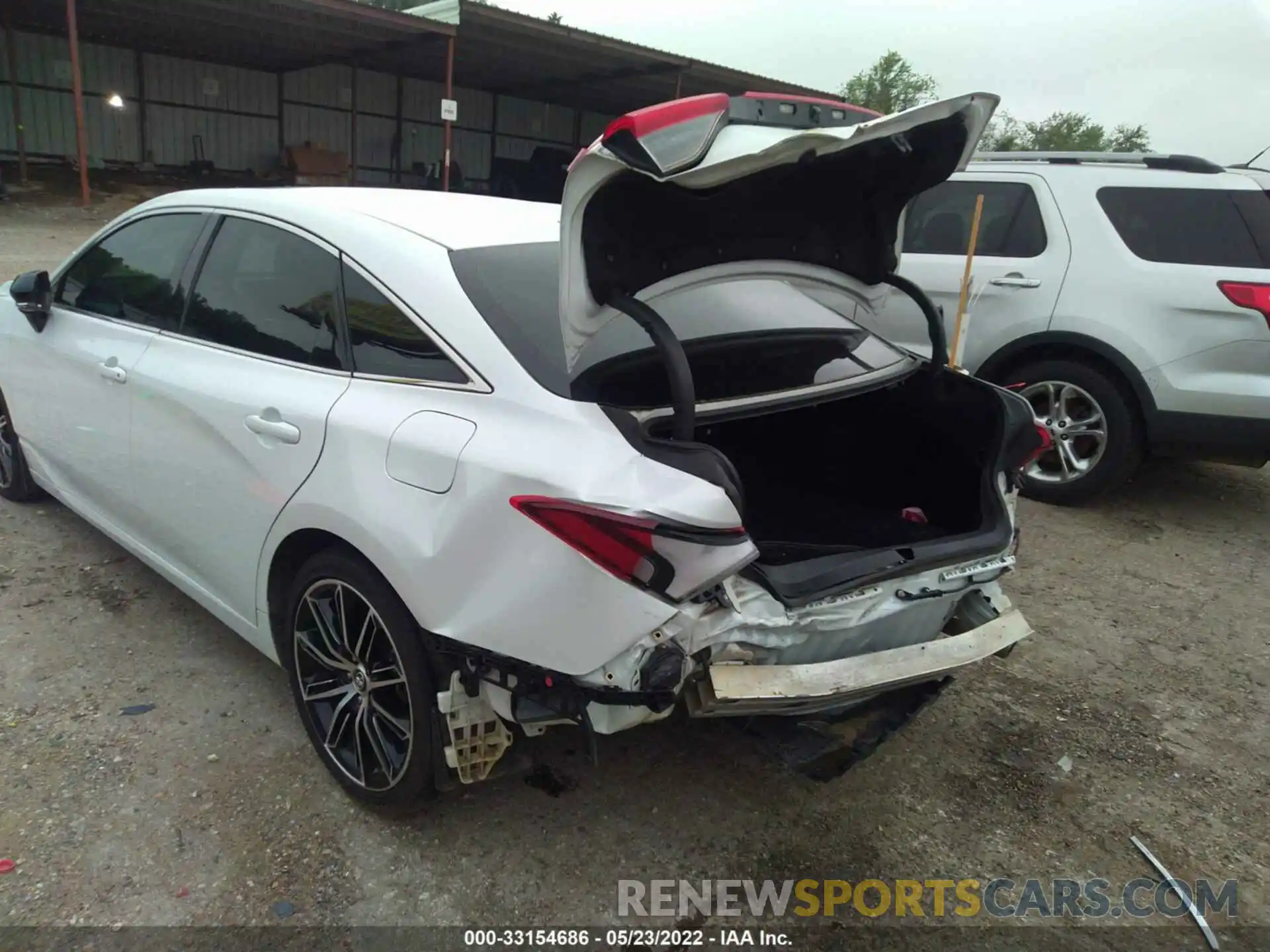 6 Photograph of a damaged car 4T1BZ1FB0KU018860 TOYOTA AVALON 2019