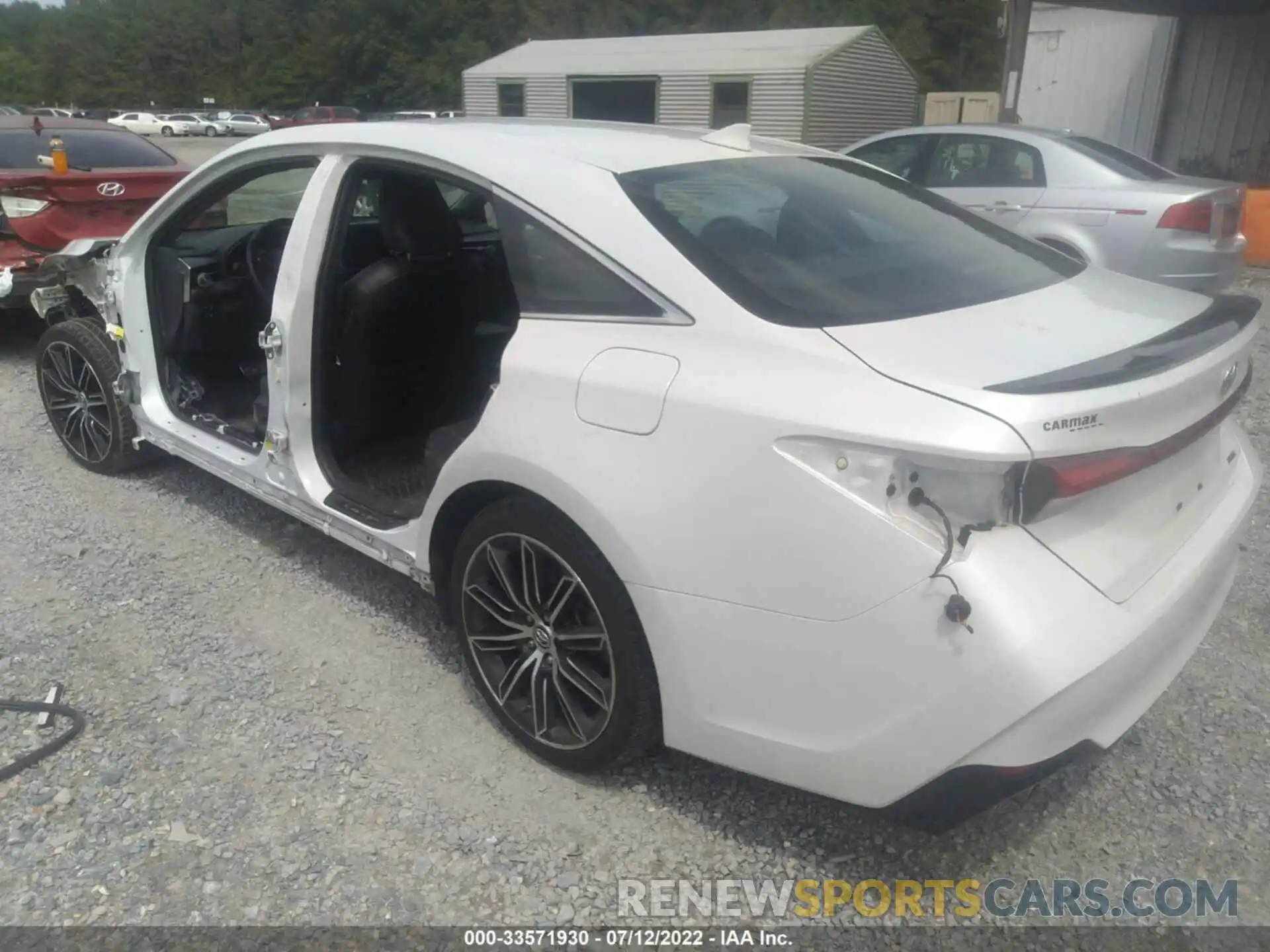 3 Photograph of a damaged car 4T1BZ1FB0KU019507 TOYOTA AVALON 2019