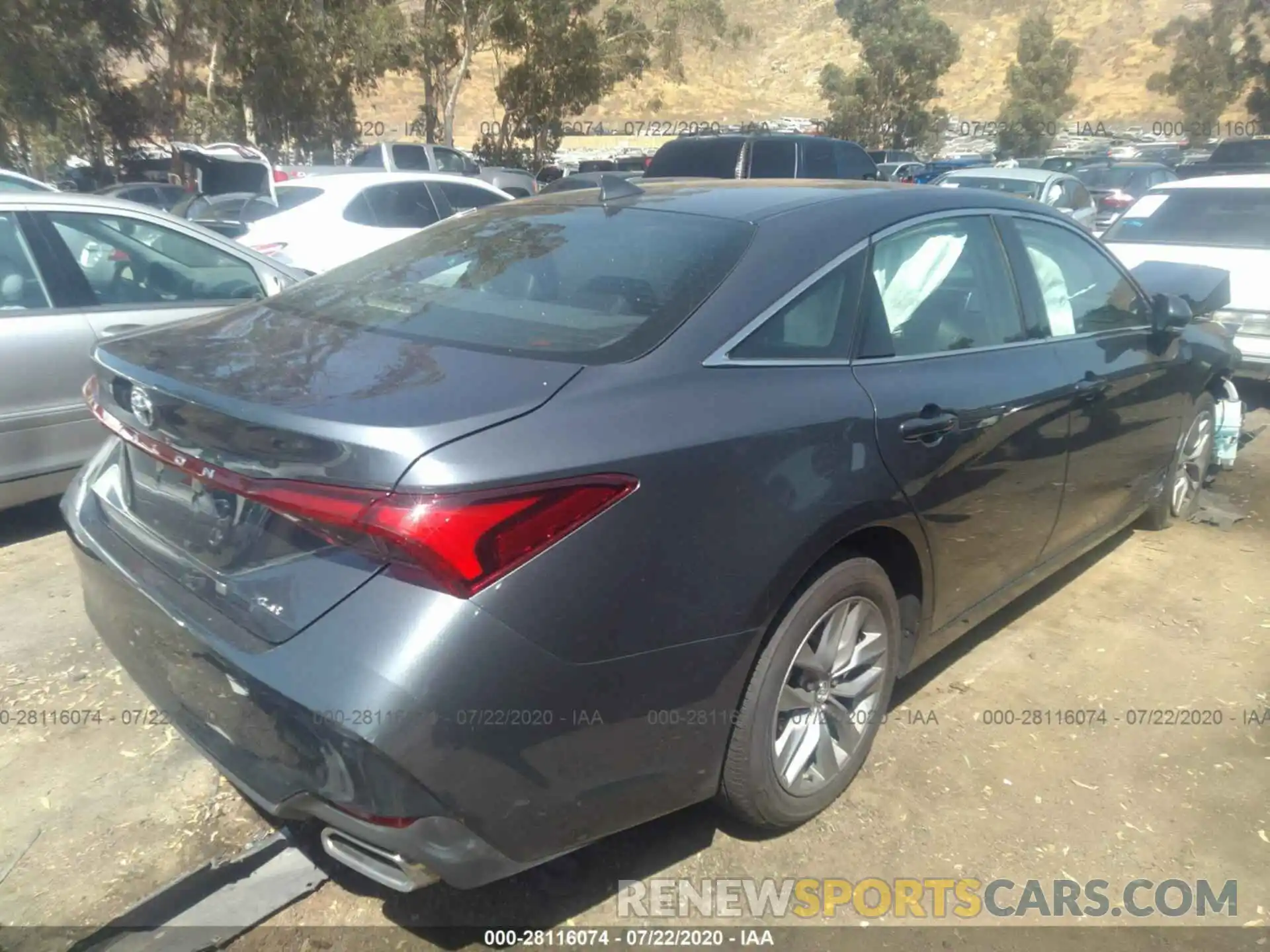 4 Photograph of a damaged car 4T1BZ1FB0KU019944 TOYOTA AVALON 2019