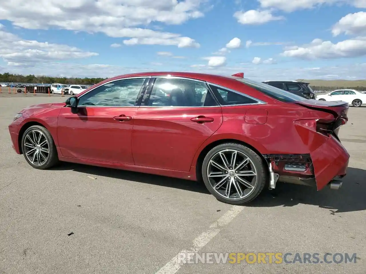 2 Photograph of a damaged car 4T1BZ1FB0KU021533 TOYOTA AVALON 2019