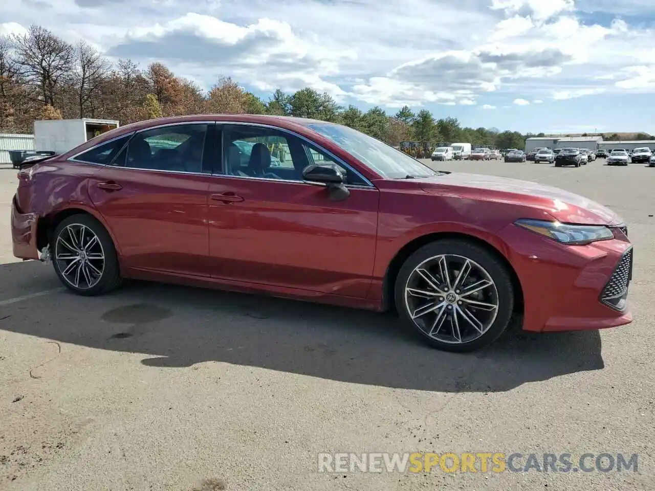 4 Photograph of a damaged car 4T1BZ1FB0KU021533 TOYOTA AVALON 2019