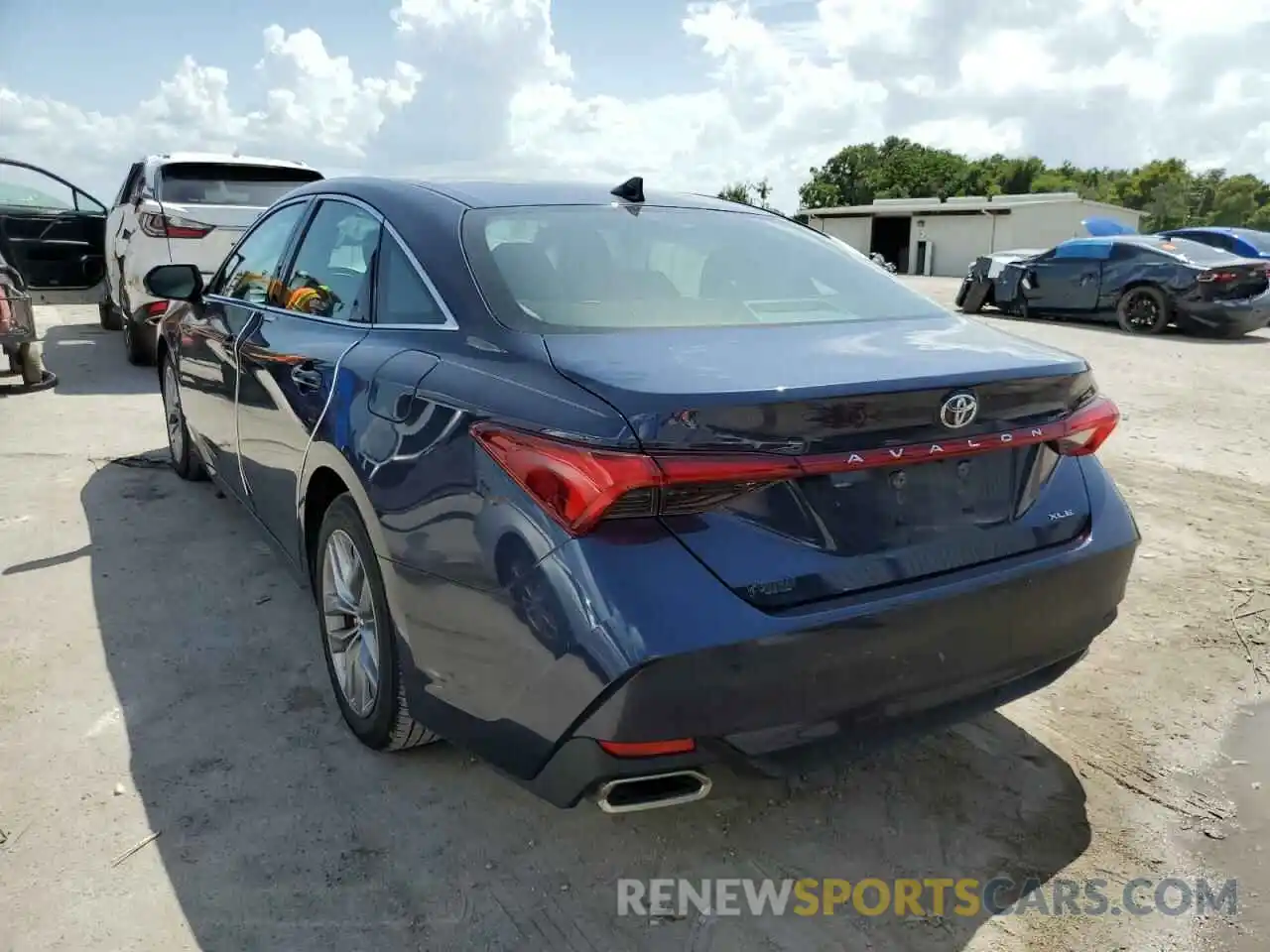 3 Photograph of a damaged car 4T1BZ1FB0KU021953 TOYOTA AVALON 2019