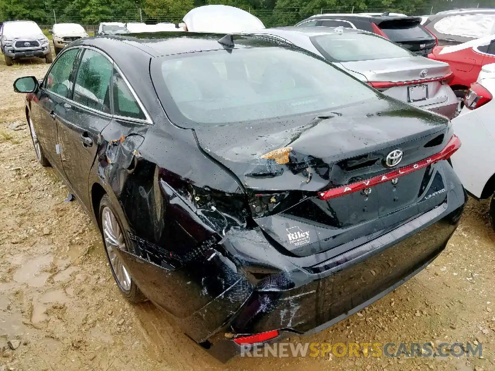 3 Photograph of a damaged car 4T1BZ1FB0KU022892 TOYOTA AVALON 2019