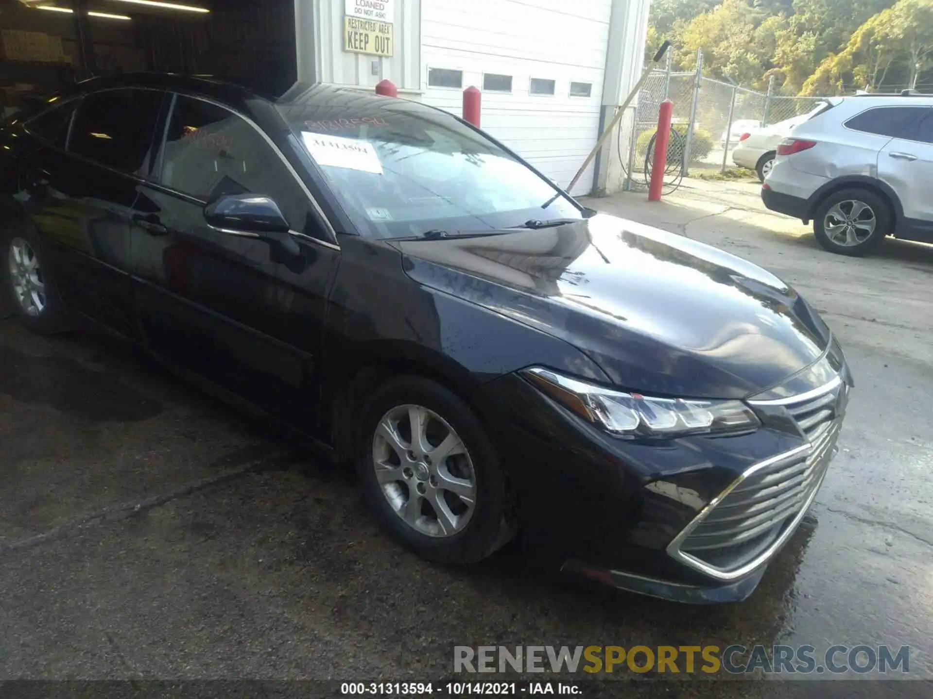 1 Photograph of a damaged car 4T1BZ1FB0KU027526 TOYOTA AVALON 2019