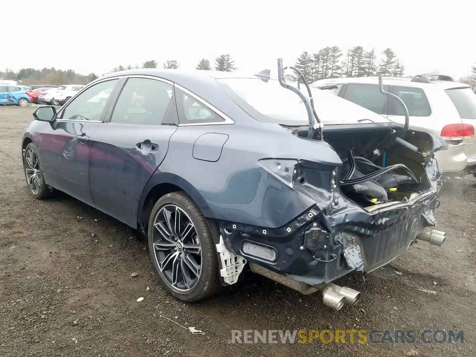 3 Photograph of a damaged car 4T1BZ1FB0KU030460 TOYOTA AVALON 2019