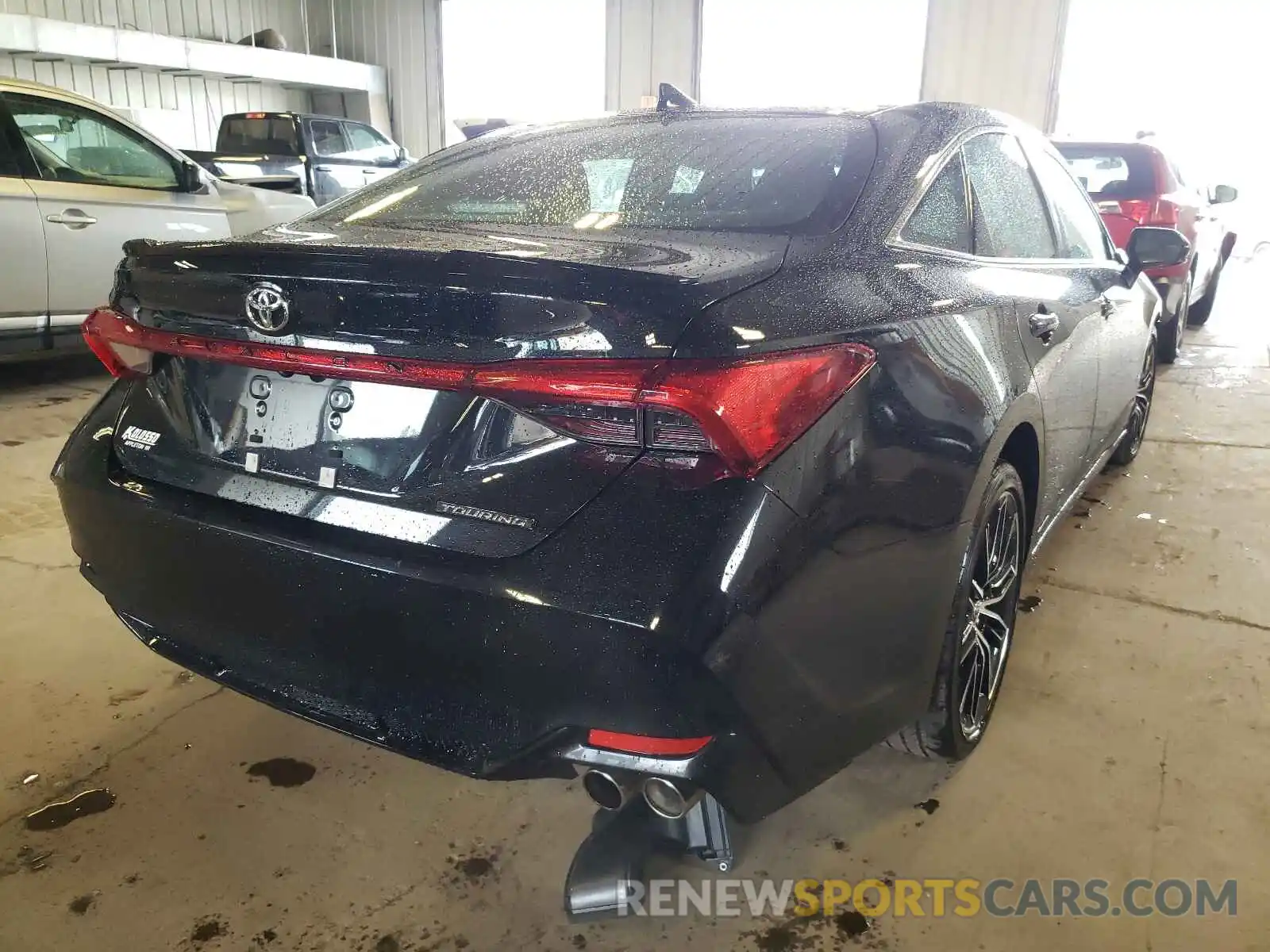 4 Photograph of a damaged car 4T1BZ1FB0KU031009 TOYOTA AVALON 2019