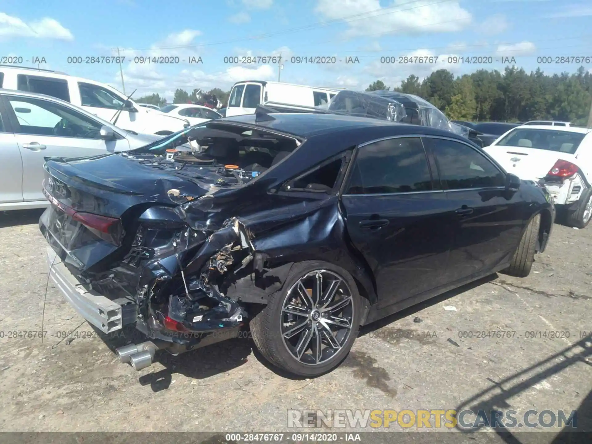 4 Photograph of a damaged car 4T1BZ1FB0KU033388 TOYOTA AVALON 2019