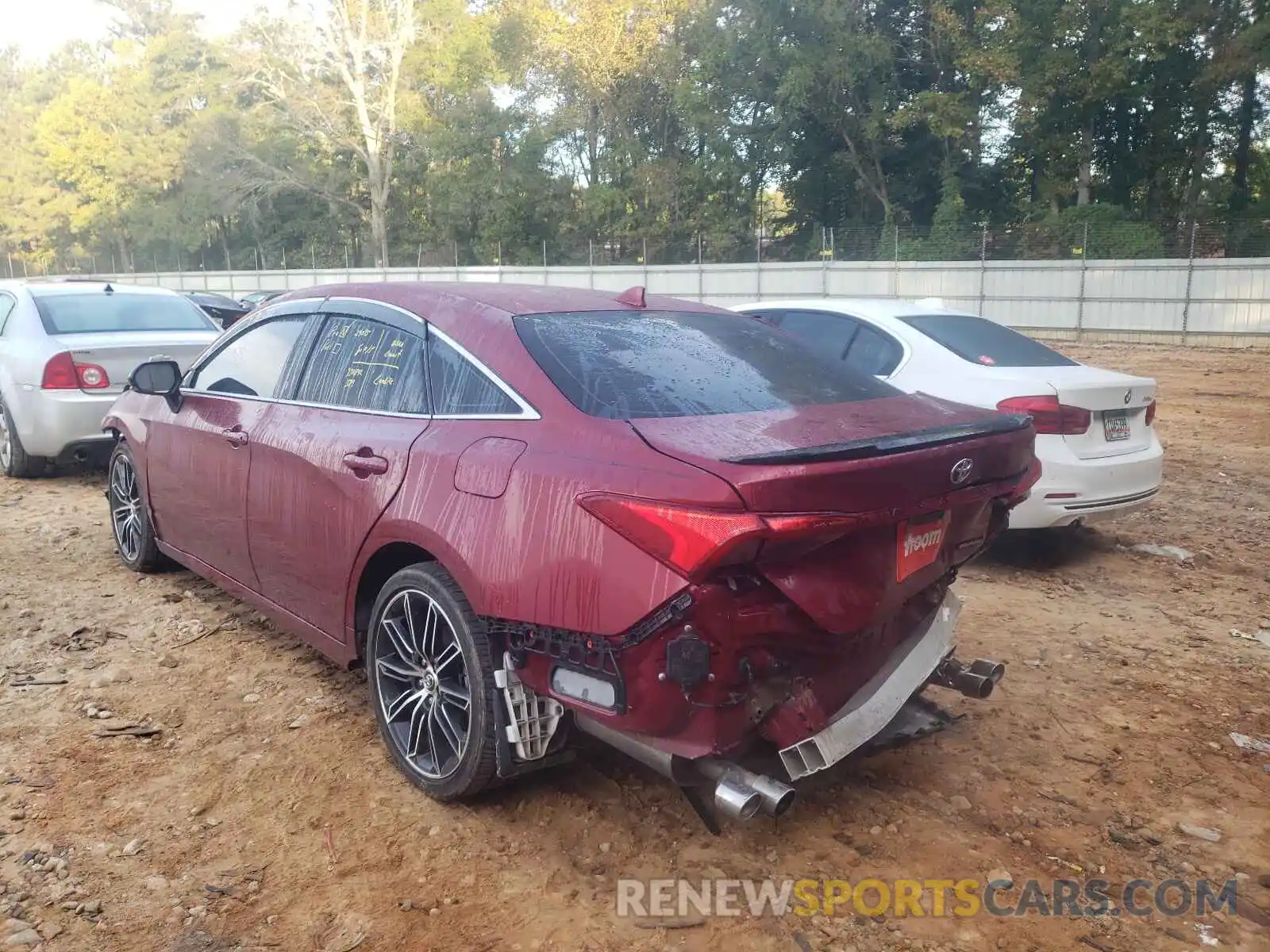 3 Photograph of a damaged car 4T1BZ1FB0KU033679 TOYOTA AVALON 2019