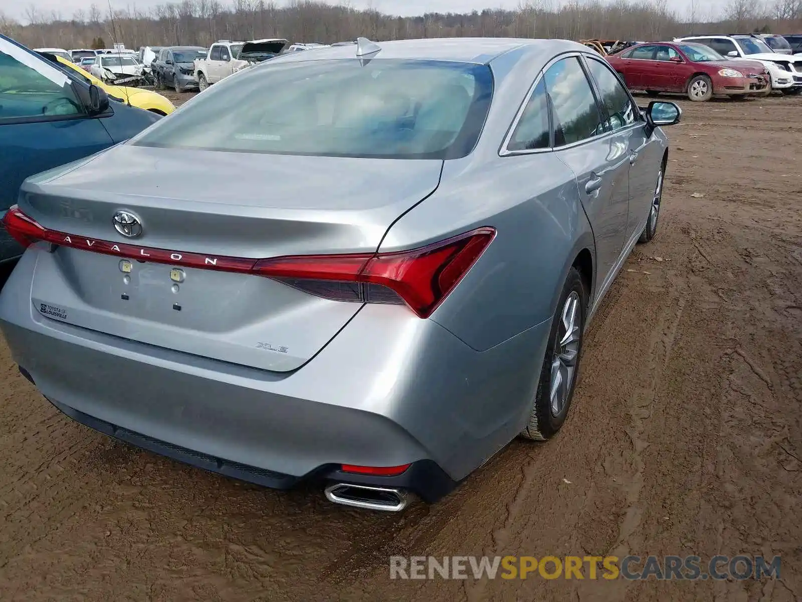 4 Photograph of a damaged car 4T1BZ1FB0KU036386 TOYOTA AVALON 2019