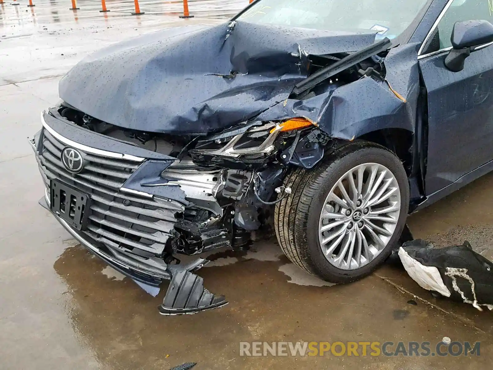 9 Photograph of a damaged car 4T1BZ1FB1KU001288 TOYOTA AVALON 2019