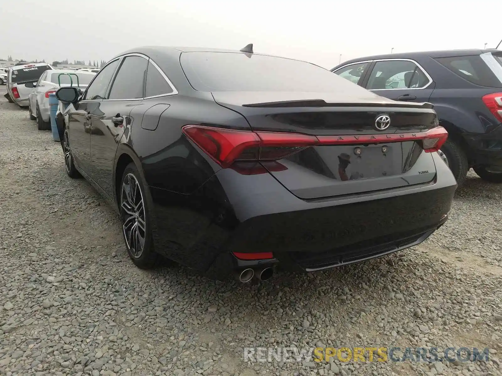 3 Photograph of a damaged car 4T1BZ1FB1KU001470 TOYOTA AVALON 2019