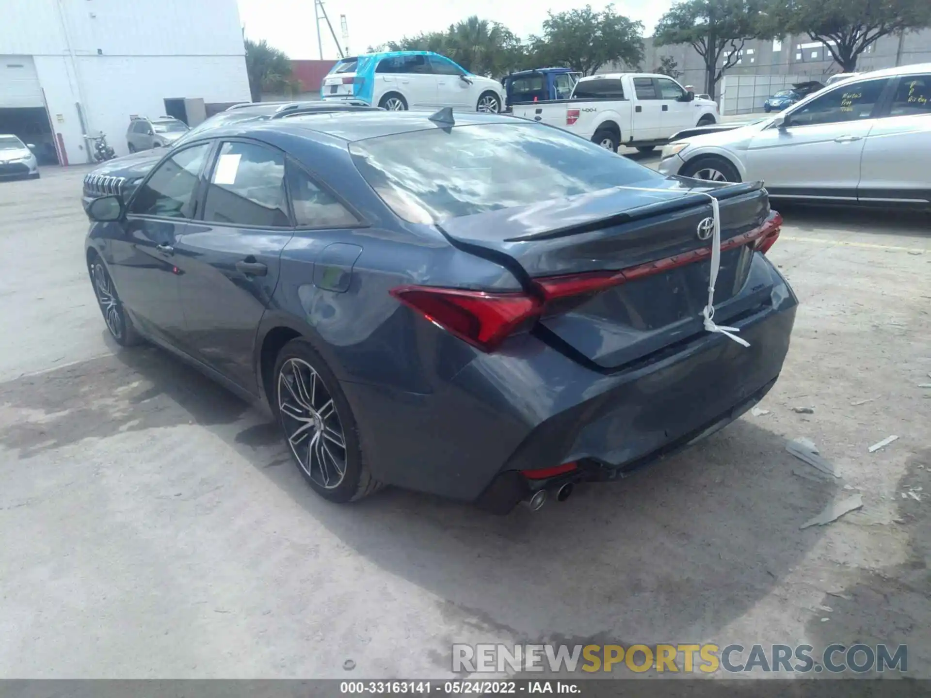 3 Photograph of a damaged car 4T1BZ1FB1KU001551 TOYOTA AVALON 2019