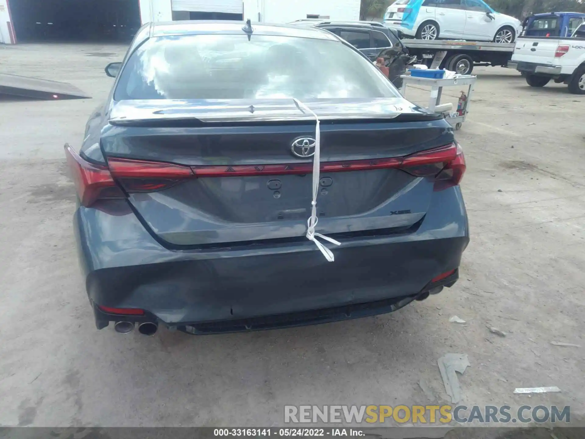 6 Photograph of a damaged car 4T1BZ1FB1KU001551 TOYOTA AVALON 2019