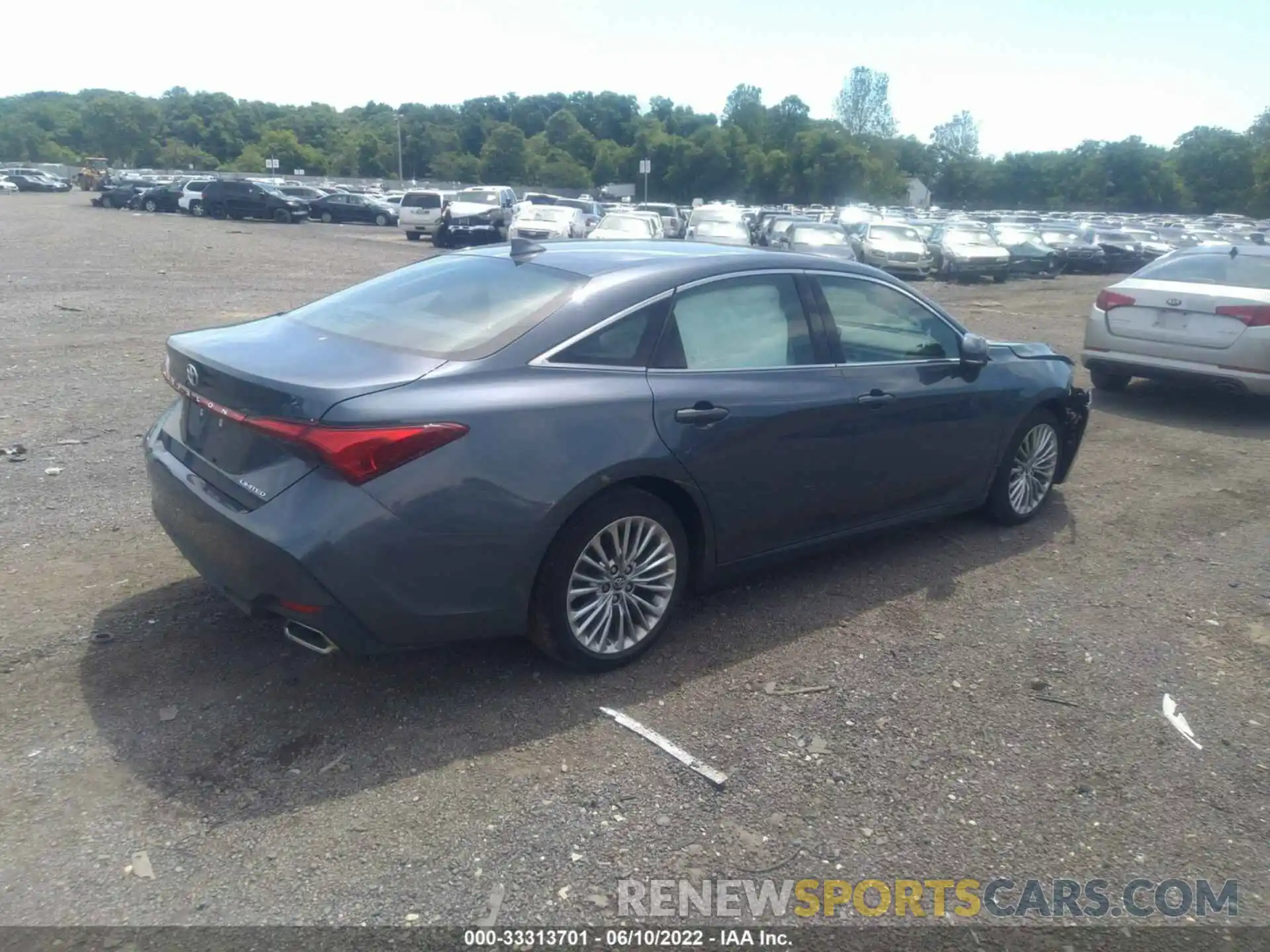 4 Photograph of a damaged car 4T1BZ1FB1KU002666 TOYOTA AVALON 2019