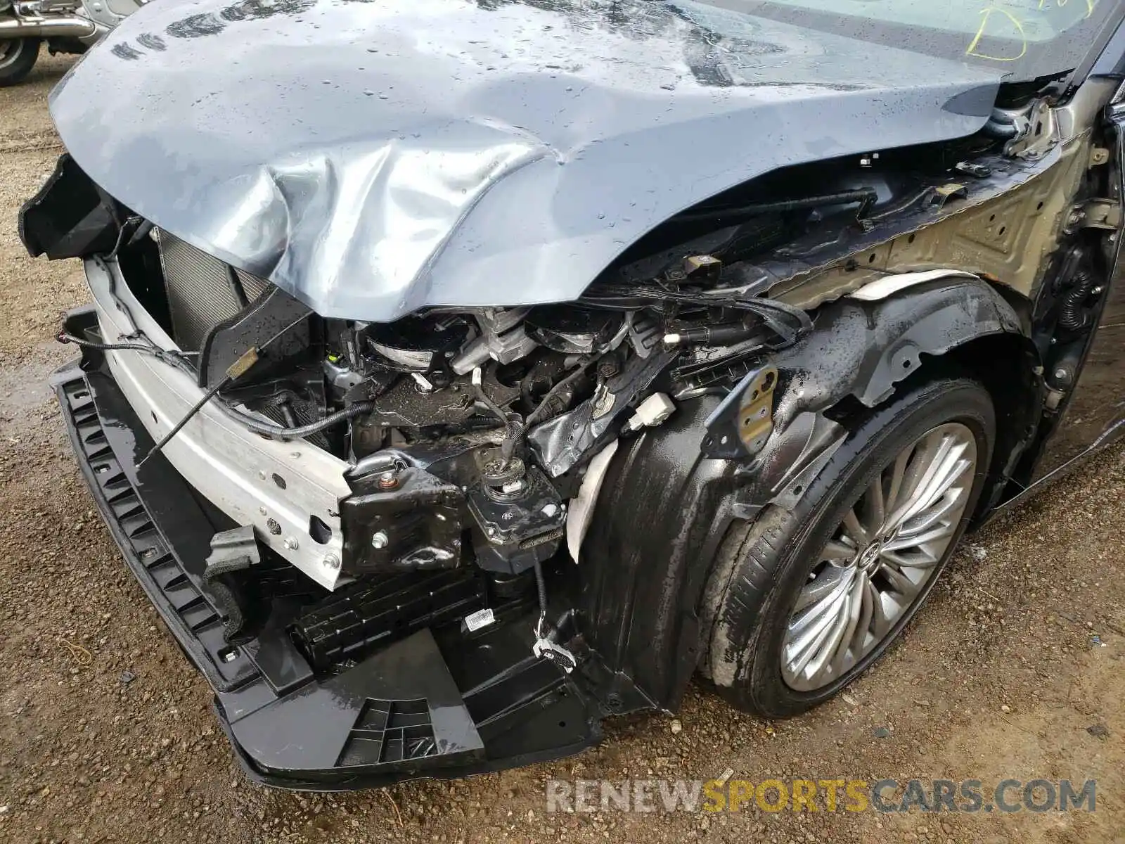 9 Photograph of a damaged car 4T1BZ1FB1KU003252 TOYOTA AVALON 2019