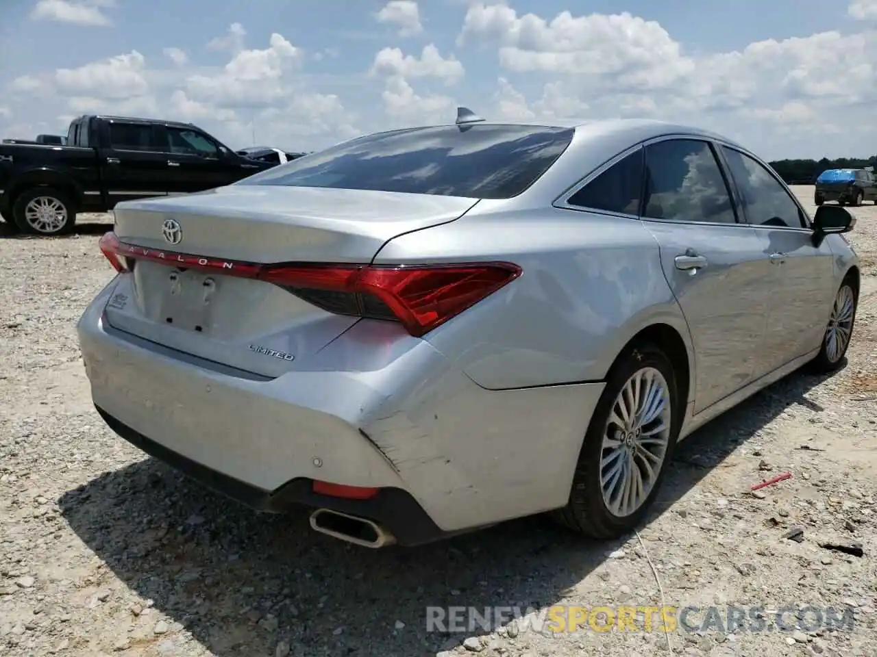 4 Photograph of a damaged car 4T1BZ1FB1KU006412 TOYOTA AVALON 2019