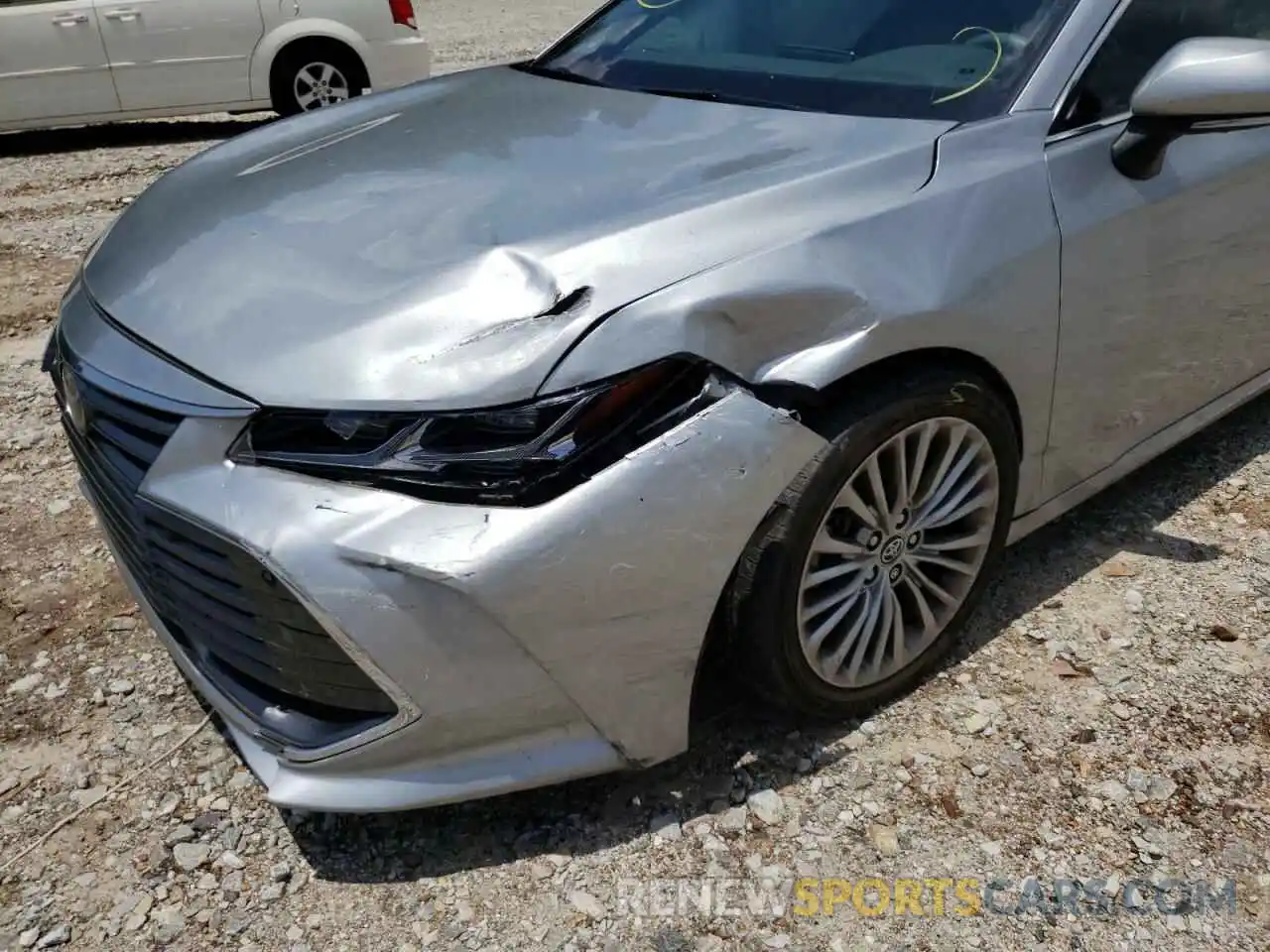 9 Photograph of a damaged car 4T1BZ1FB1KU006412 TOYOTA AVALON 2019