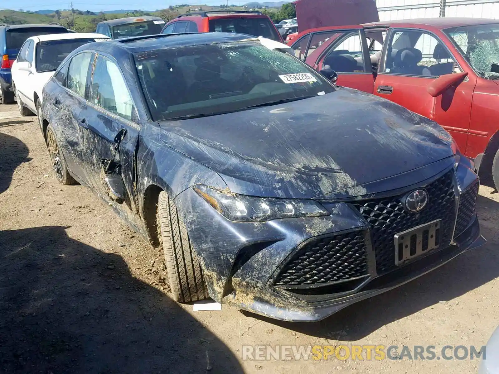 1 Photograph of a damaged car 4T1BZ1FB1KU009018 TOYOTA AVALON 2019