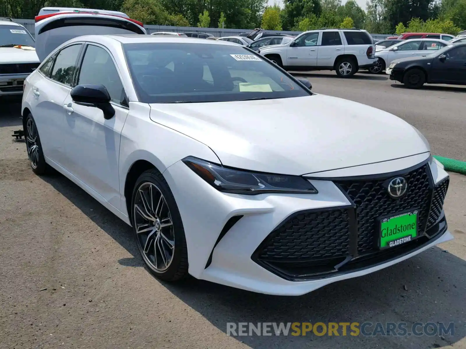 1 Photograph of a damaged car 4T1BZ1FB1KU010329 TOYOTA AVALON 2019