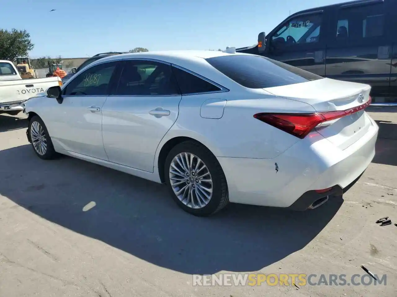 3 Photograph of a damaged car 4T1BZ1FB1KU015157 TOYOTA AVALON 2019