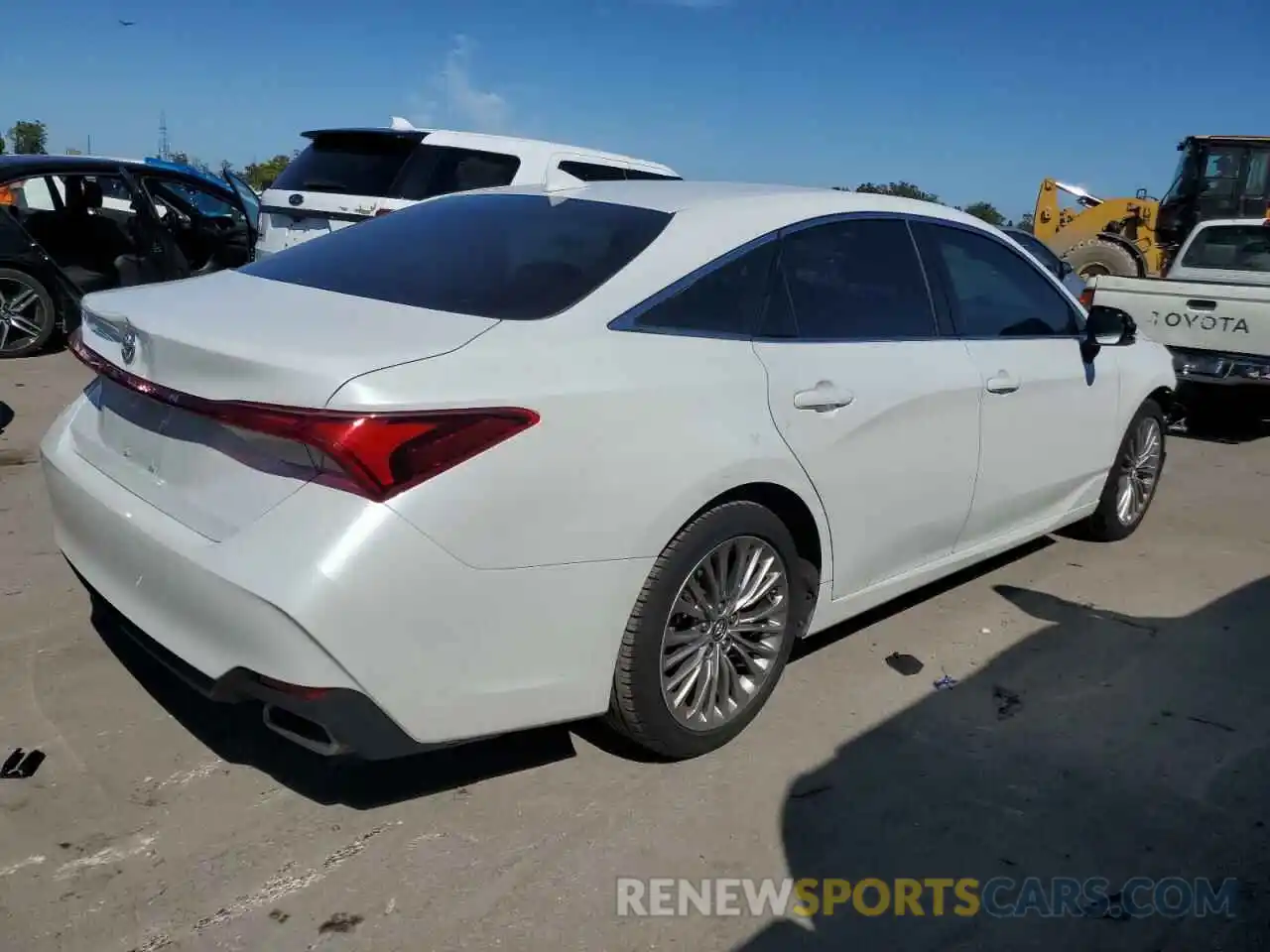 4 Photograph of a damaged car 4T1BZ1FB1KU015157 TOYOTA AVALON 2019