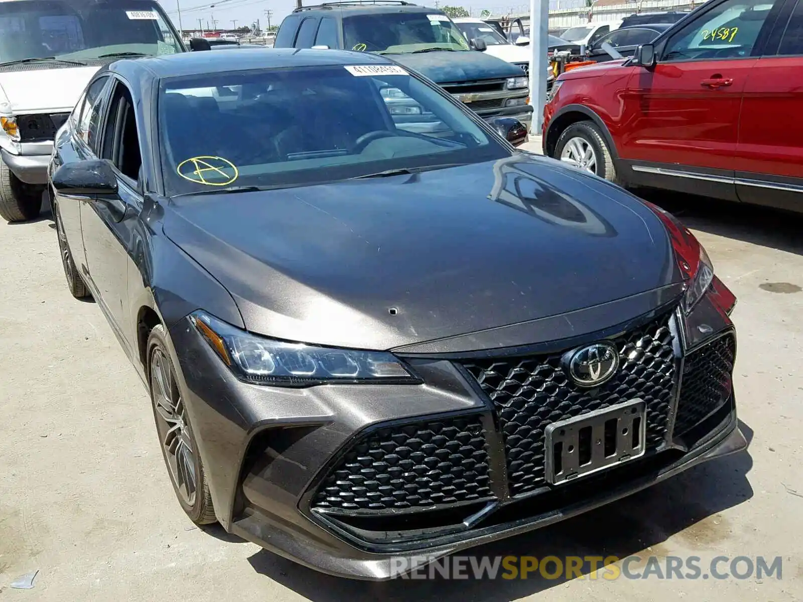 1 Photograph of a damaged car 4T1BZ1FB1KU015840 TOYOTA AVALON 2019