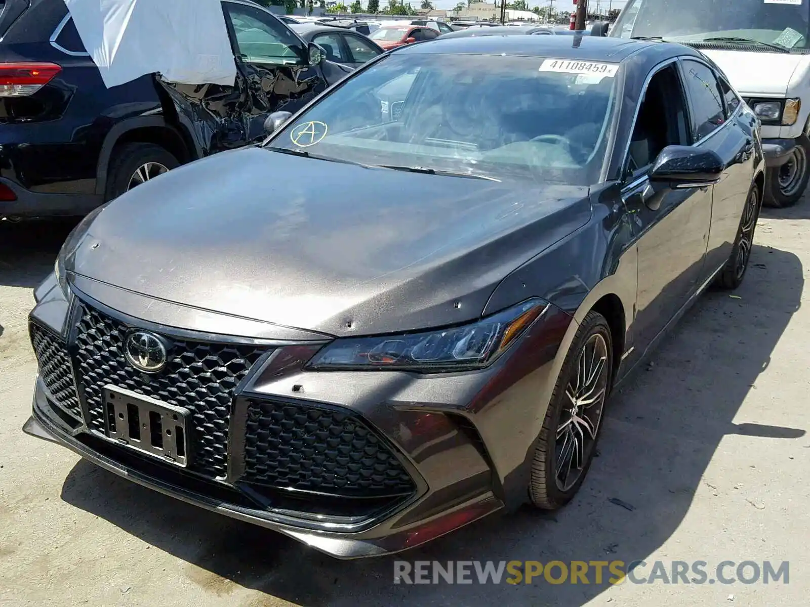 2 Photograph of a damaged car 4T1BZ1FB1KU015840 TOYOTA AVALON 2019