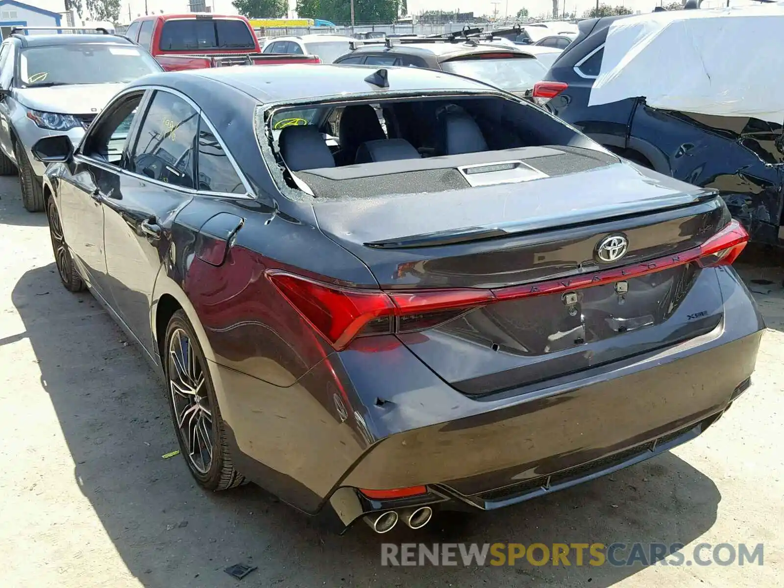 3 Photograph of a damaged car 4T1BZ1FB1KU015840 TOYOTA AVALON 2019