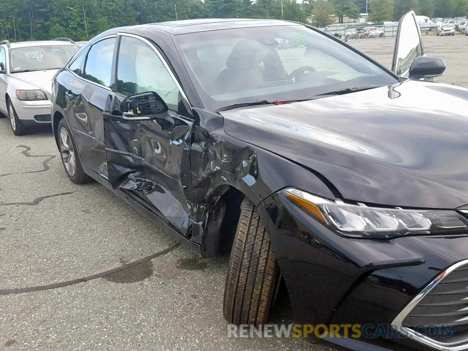 9 Photograph of a damaged car 4T1BZ1FB1KU016759 TOYOTA AVALON 2019