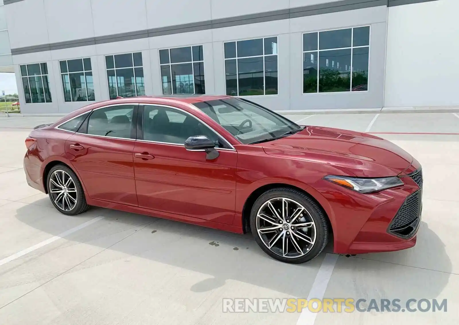 1 Photograph of a damaged car 4T1BZ1FB1KU019967 TOYOTA AVALON 2019