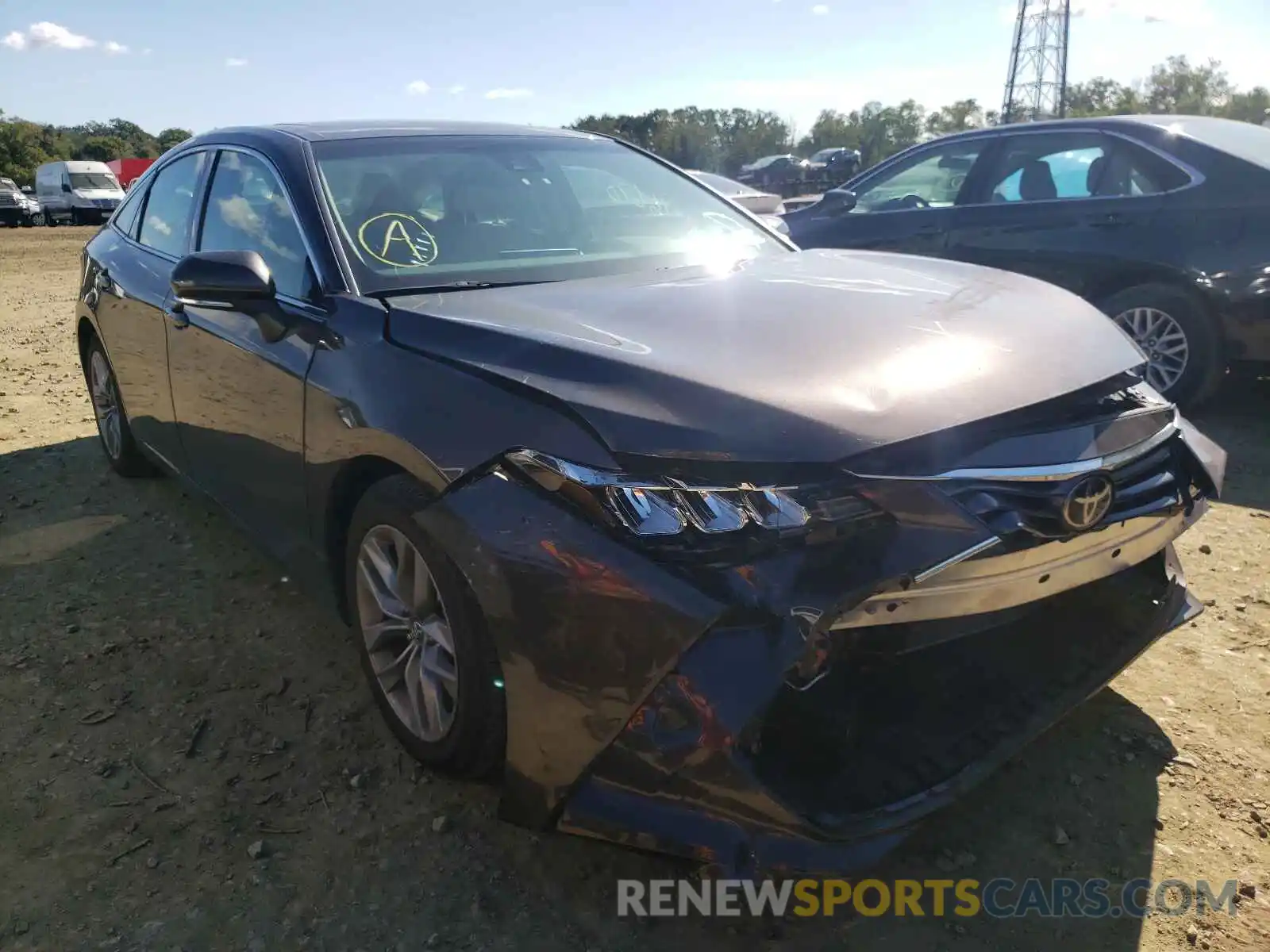 1 Photograph of a damaged car 4T1BZ1FB1KU025462 TOYOTA AVALON 2019